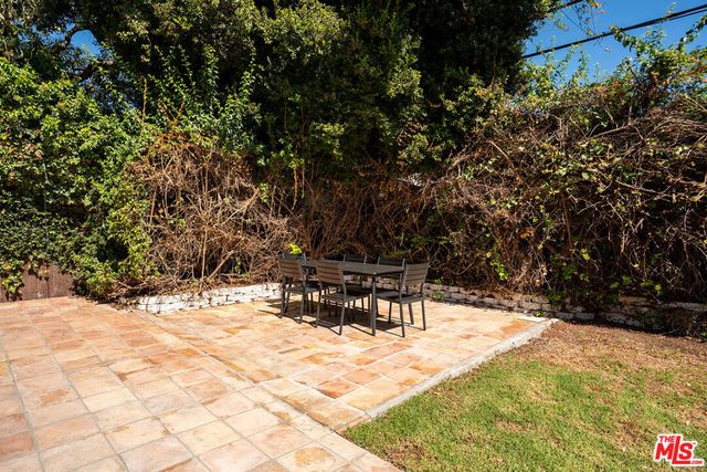 1210 N Poinsettia Drive, Los Angeles, CA 90046