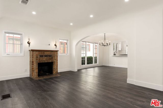 1210 N Poinsettia Drive, Los Angeles, CA 90046
