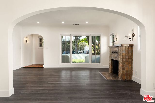 1210 N Poinsettia Drive, Los Angeles, CA 90046