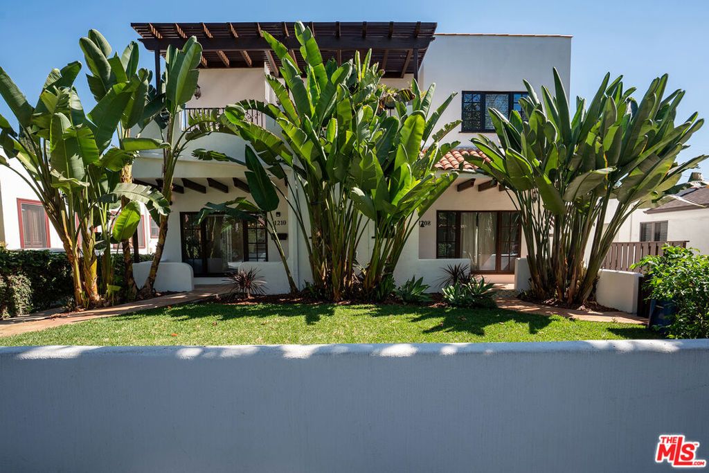 1210 N Poinsettia Drive, Los Angeles, CA 90046