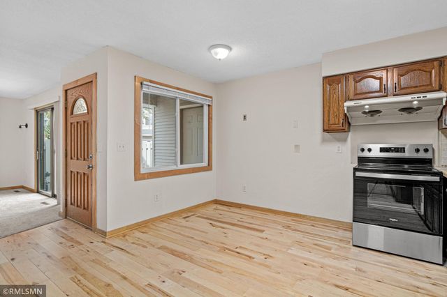 7688 Dunmore Road, Woodbury, MN 55125