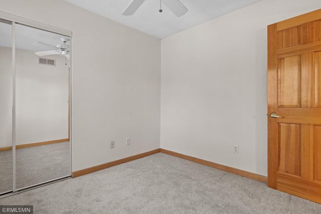 7688 Dunmore Road, Woodbury, MN 55125