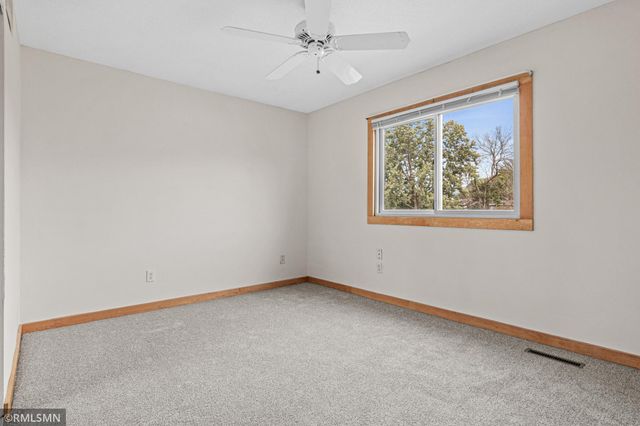7688 Dunmore Road, Woodbury, MN 55125