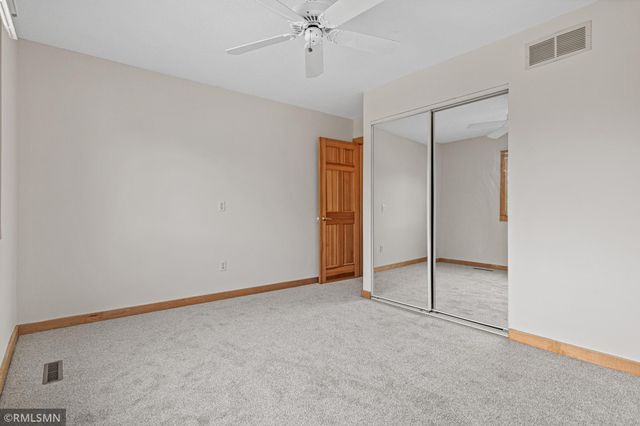 7688 Dunmore Road, Woodbury, MN 55125