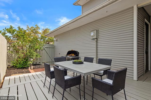 7688 Dunmore Road, Woodbury, MN 55125