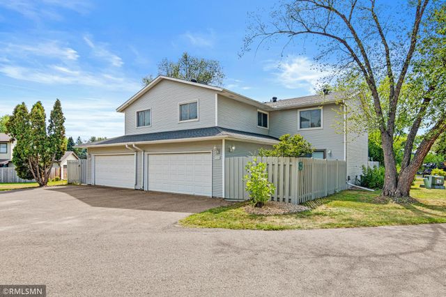 7688 Dunmore Road, Woodbury, MN 55125