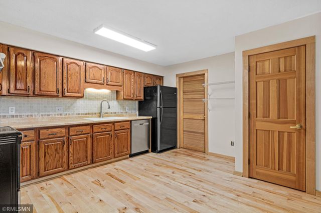 7688 Dunmore Road, Woodbury, MN 55125