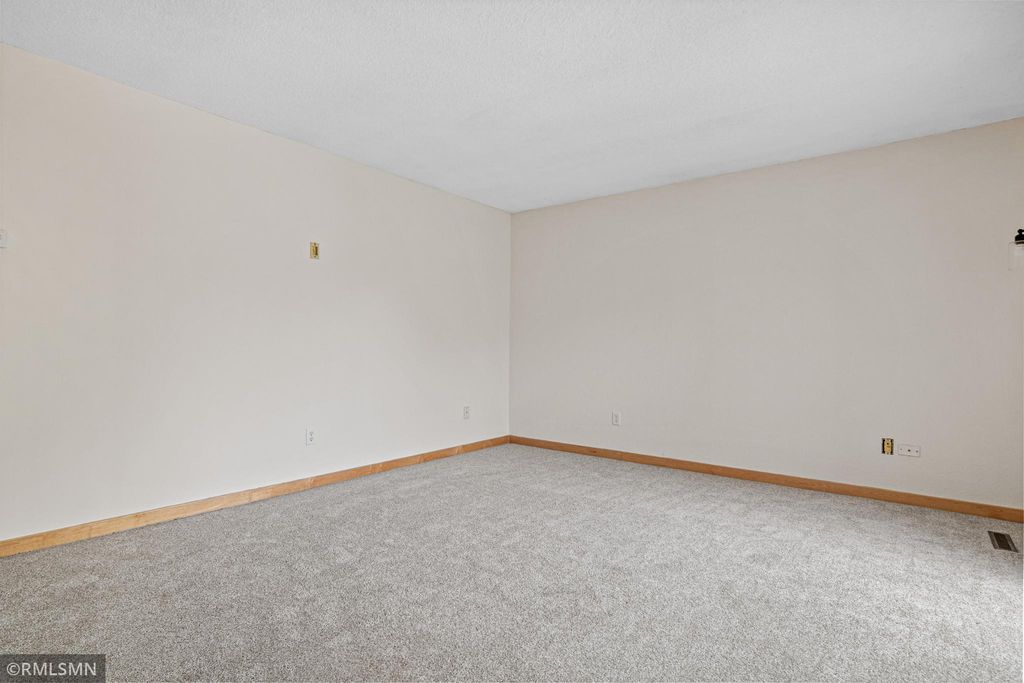 7688 Dunmore Road, Woodbury, MN 55125 — photo 2