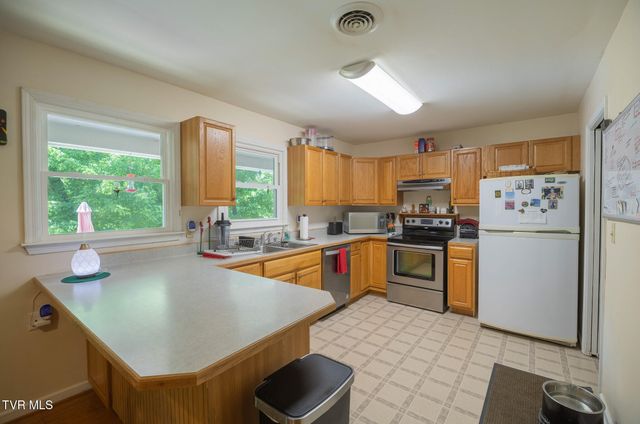 17088 North Fork River Road, Abingdon, VA 24210