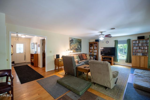 17088 North Fork River Road, Abingdon, VA 24210
