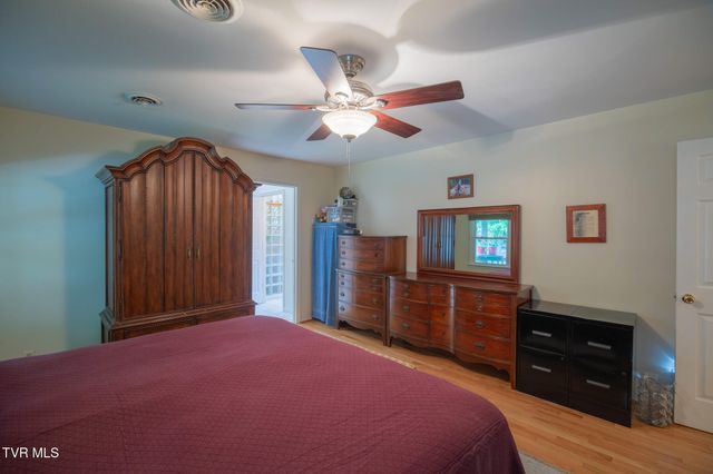 17088 North Fork River Road, Abingdon, VA 24210