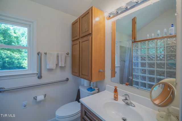 17088 North Fork River Road, Abingdon, VA 24210
