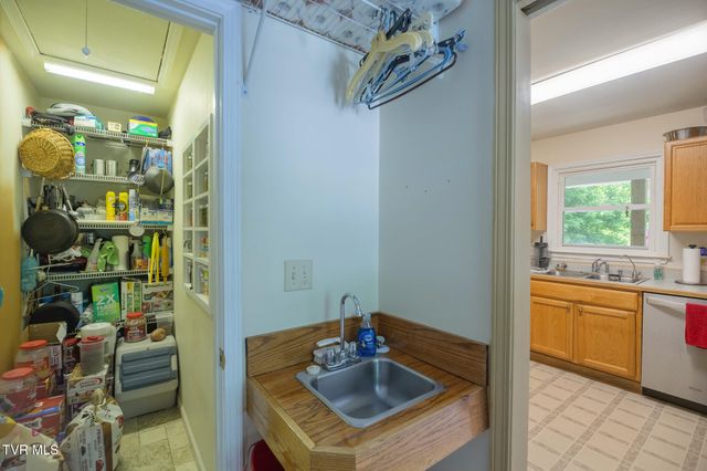 17088 North Fork River Road, Abingdon, VA 24210