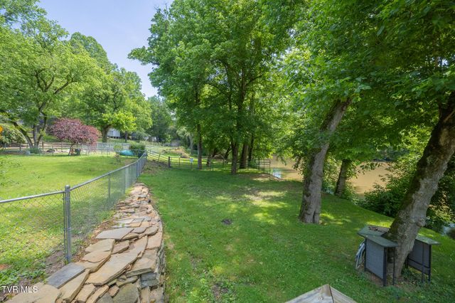 17088 North Fork River Road, Abingdon, VA 24210