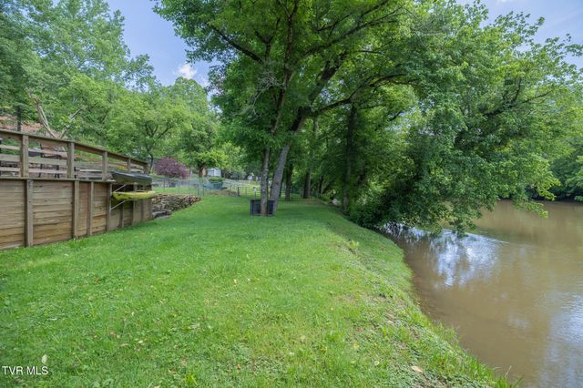 17088 North Fork River Road, Abingdon, VA 24210