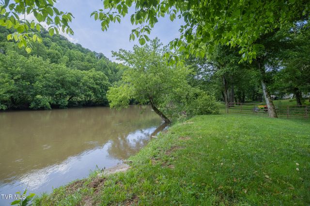 17088 North Fork River Road, Abingdon, VA 24210