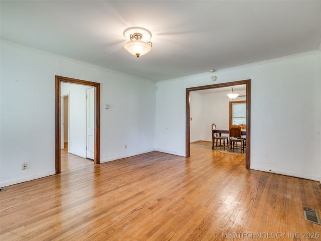 2812 W 37th Place, Tulsa, OK 74107