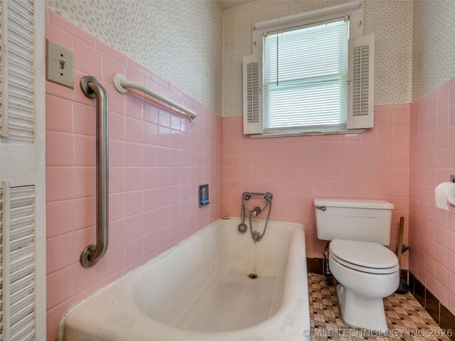2812 W 37th Place, Tulsa, OK 74107
