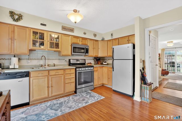 1 Riverview Drive B, East Windsor, CT 06088