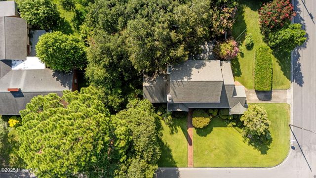 1301 Summit Avenue, Washington, NC 27889