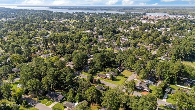 1301 Summit Avenue, Washington, NC 27889
