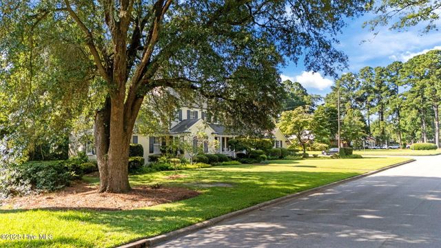 1301 Summit Avenue, Washington, NC 27889