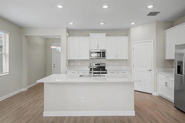 31603 MAGNA GULF LOOP, San Antonio, FL 33576