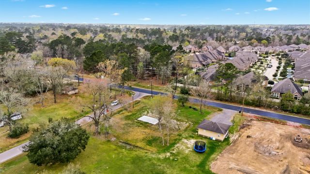 9102 Hueni Road, Houston, TX 77365