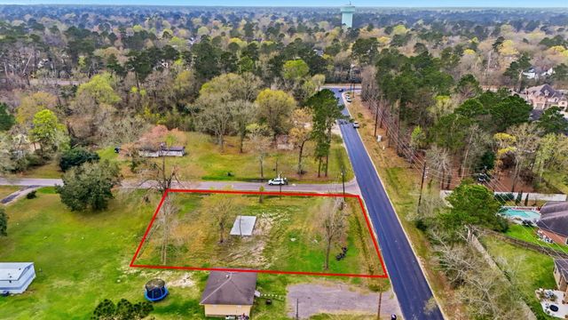 9102 Hueni Road, Houston, TX 77365