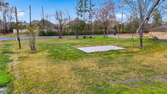 9102 Hueni Road, Houston, TX 77365