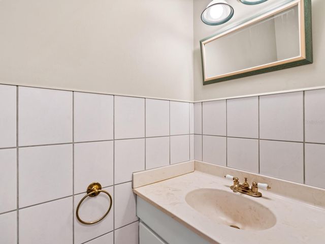 4805 RILMA AVENUE 107, Sarasota, FL 34234