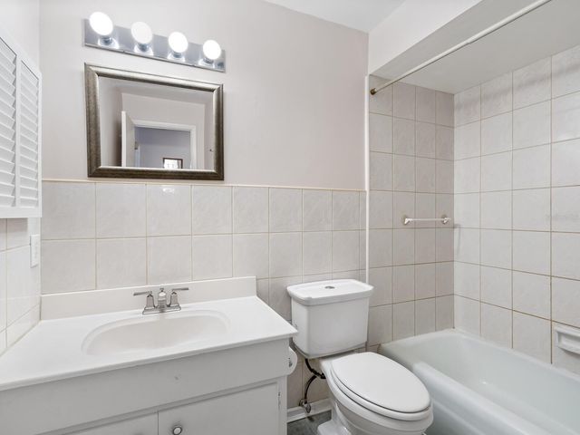 4805 RILMA AVENUE 107, Sarasota, FL 34234