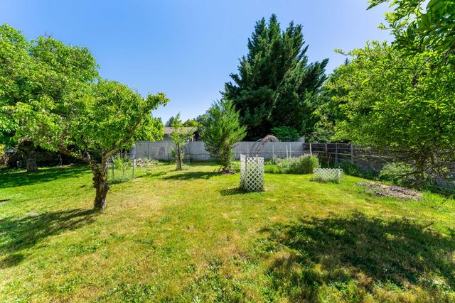 210 Sky Crest Drive, Grants Pass, OR 97527