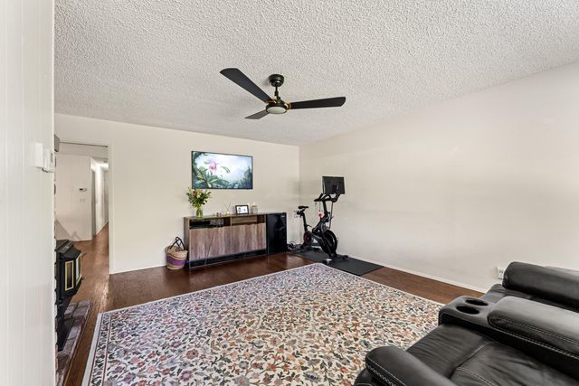 210 Sky Crest Drive, Grants Pass, OR 97527