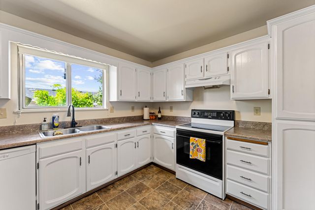 210 Sky Crest Drive, Grants Pass, OR 97527