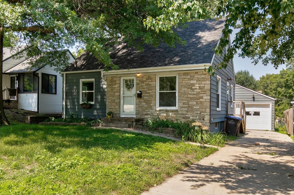 1309 Broad Street, Des Moines, IA 50315