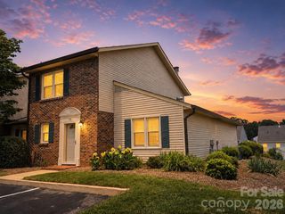 1330 5th Street NE 15, Hickory, NC 28601