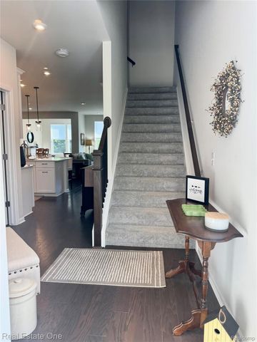 297 Strawberry Drive, Rochester Hills, MI 48307
