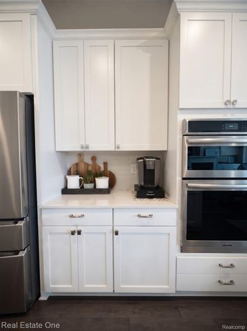 297 Strawberry Drive, Rochester Hills, MI 48307