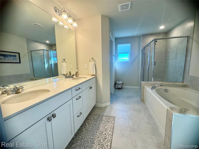 297 Strawberry Drive, Rochester Hills, MI 48307