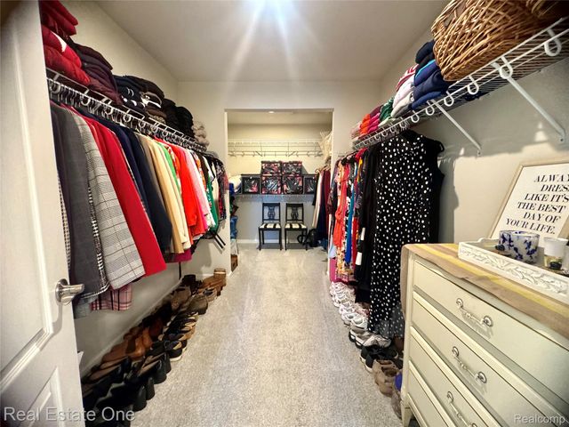 297 Strawberry Drive, Rochester Hills, MI 48307