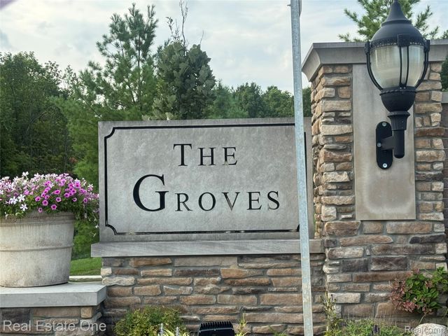 297 Strawberry Drive, Rochester Hills, MI 48307