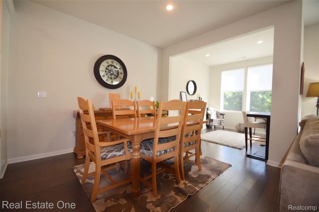 297 Strawberry Drive, Rochester Hills, MI 48307
