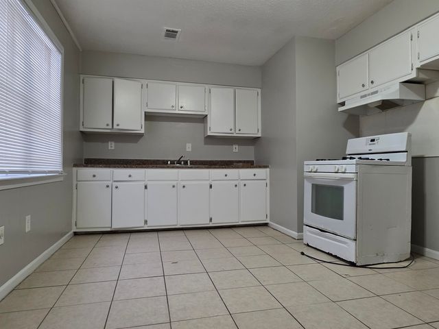 3304 SWEET SPRINGS DR, Memphis, TN 38128