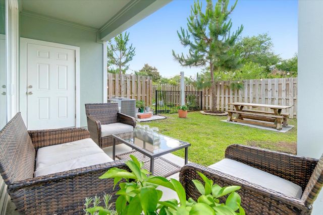 212 Whispering Brook Dr, St Augustine, FL 32084