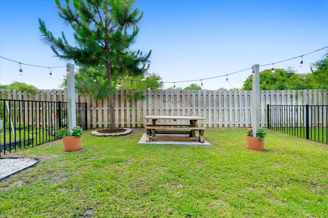 212 Whispering Brook Dr, St Augustine, FL 32084