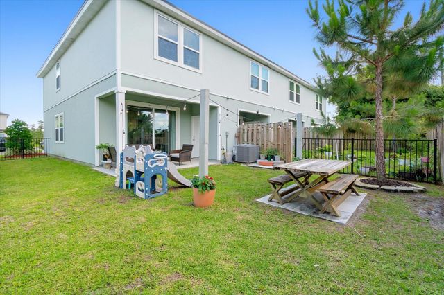 212 Whispering Brook Dr, St Augustine, FL 32084