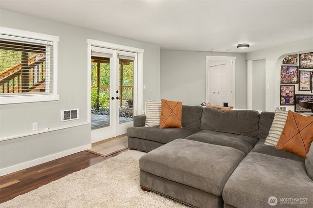15803 81st Avenue NE, Kenmore, WA 98028