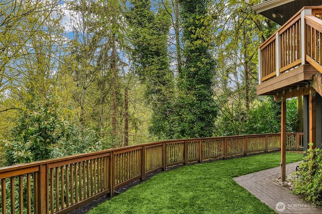 15803 81st Avenue NE, Kenmore, WA 98028