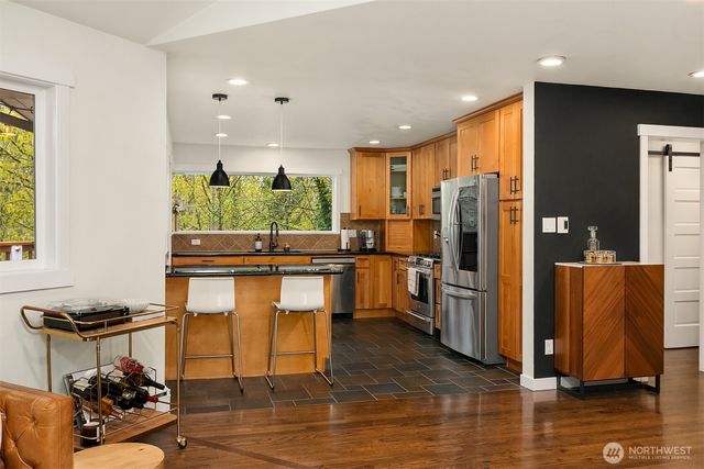 15803 81st Avenue NE, Kenmore, WA 98028